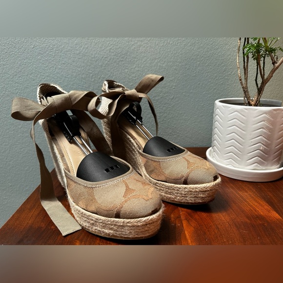 Coach Kellie Logo Ribbon Tie Espadrilles Closed Toe Wedges Sandals Raffia Shoes - Picture 2 of 16